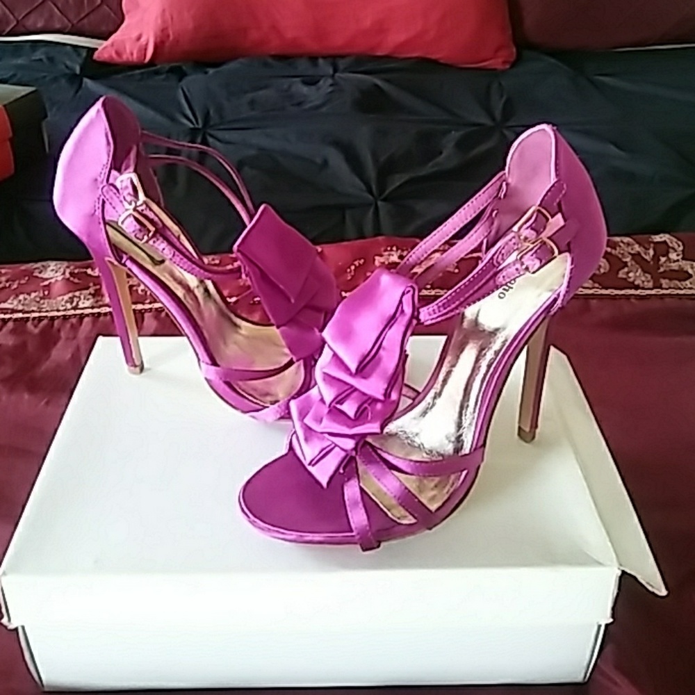 Open toe high sandals - Picture 3 of 3
